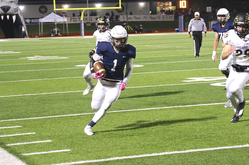 Mill Valley Football Team Uses Defensive Effort To Take Down Blue